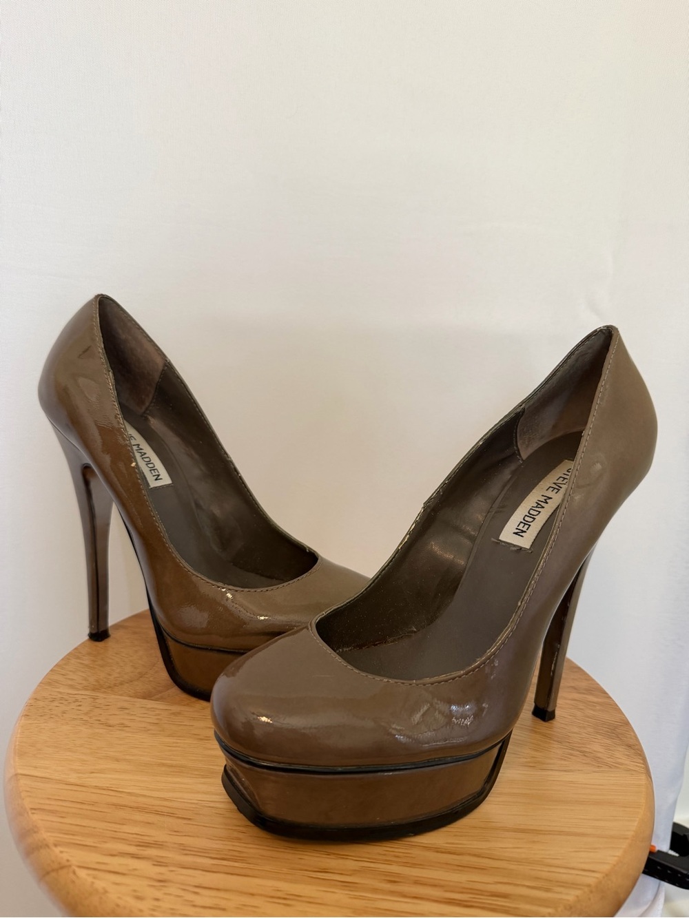 Steve Madden Taupe Patent Leather Platform Pumps Size 7 Women’s